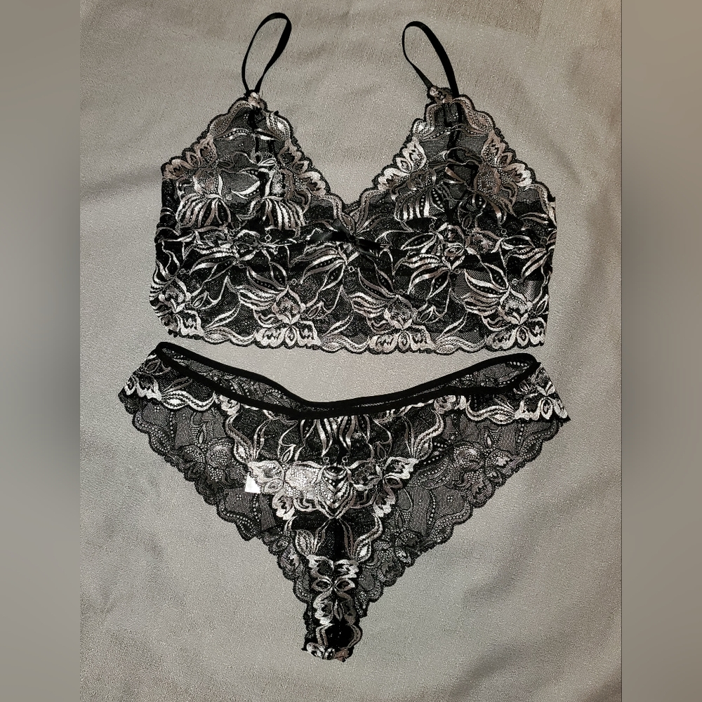 Lace Bralette Cheeky Panty Set Black White  XXL up to 44 inch bust